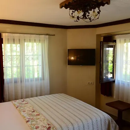 Ada Bacchus Otel