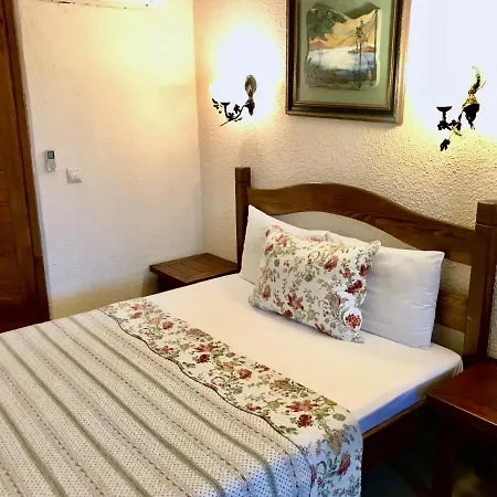 Ada Bacchus Hotel