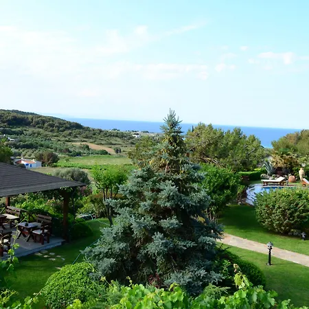 Ada Bacchus Hotel